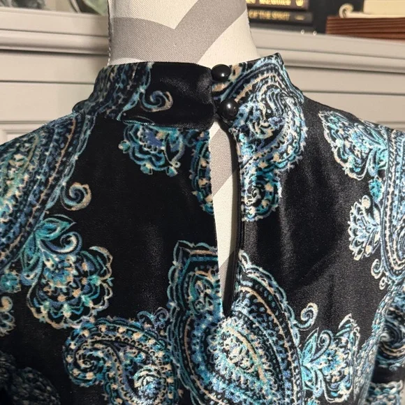 Sandra Darren Black and Blue Paisley Velvet Dress Size 8 - Picture 6 of 10